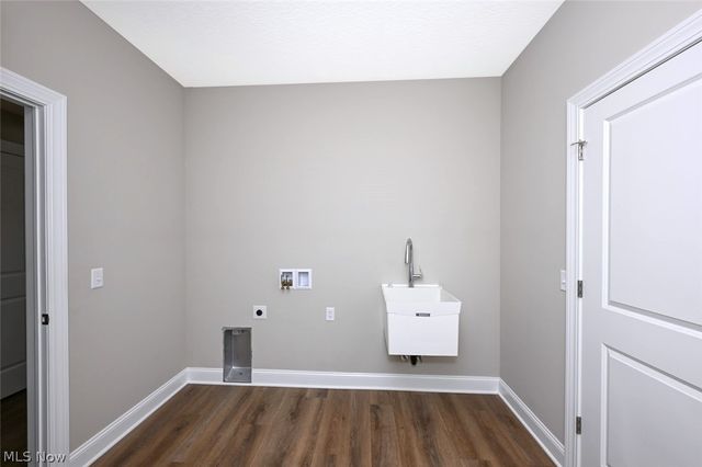 2080 Hawthorn Court, Green, OH 44720