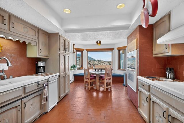 47 Yucca Lane, Placitas, NM 87043