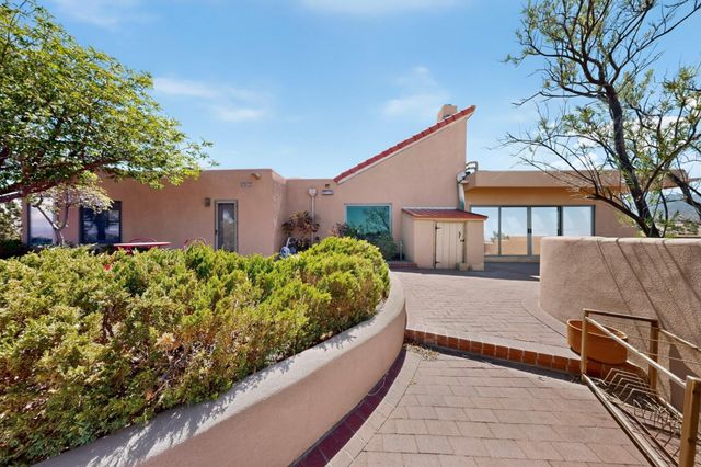 47 Yucca Lane, Placitas, NM 87043
