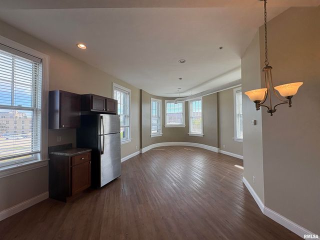 730 Main St Apt 203, Peoria, IL 61602
