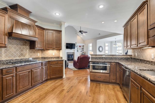 10180 IVY OAK LN, Lakeland, TN 38002