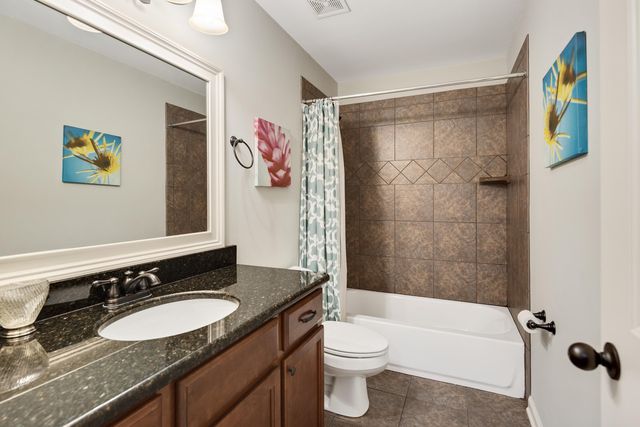 10180 IVY OAK LN, Lakeland, TN 38002