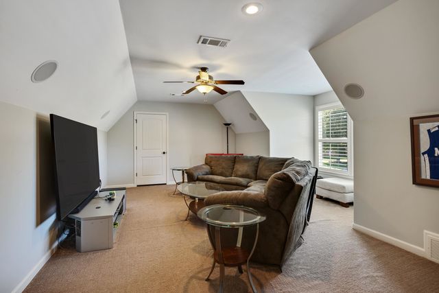 10180 IVY OAK LN, Lakeland, TN 38002