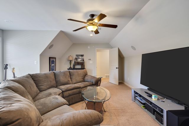 10180 IVY OAK LN, Lakeland, TN 38002