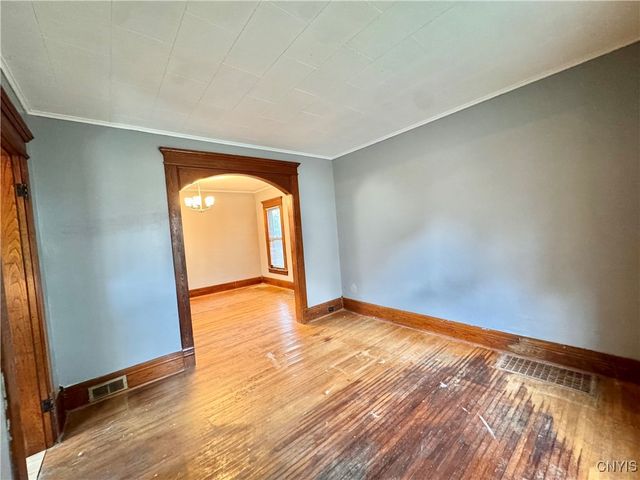 16 Orchard Avenue, Auburn, NY 13021