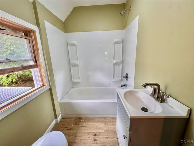 16 Orchard Avenue, Auburn, NY 13021