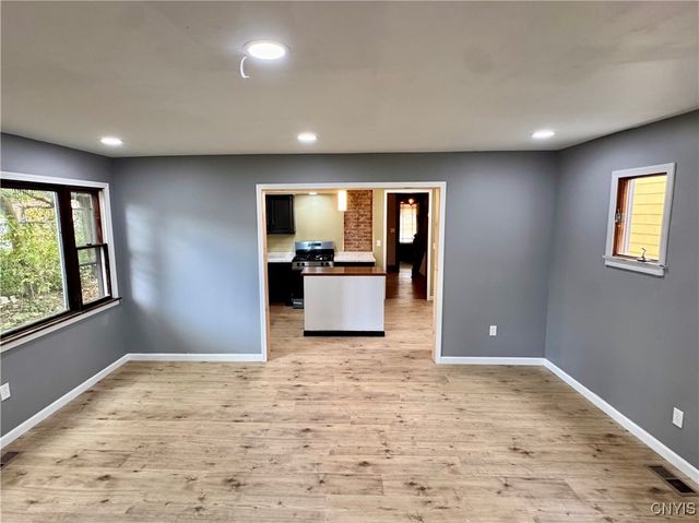 16 Orchard Avenue, Auburn, NY 13021