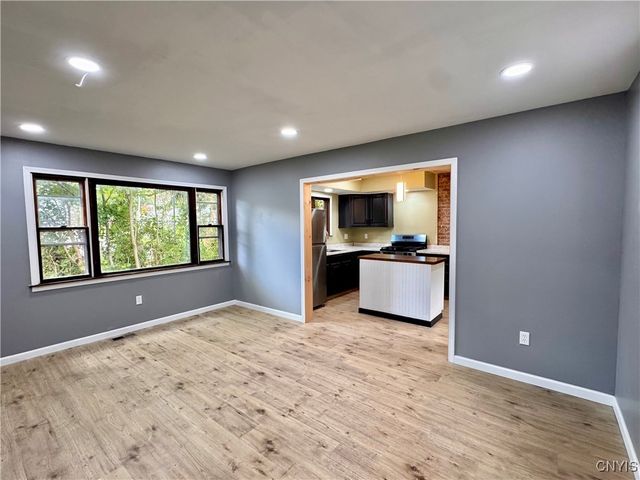 16 Orchard Avenue, Auburn, NY 13021