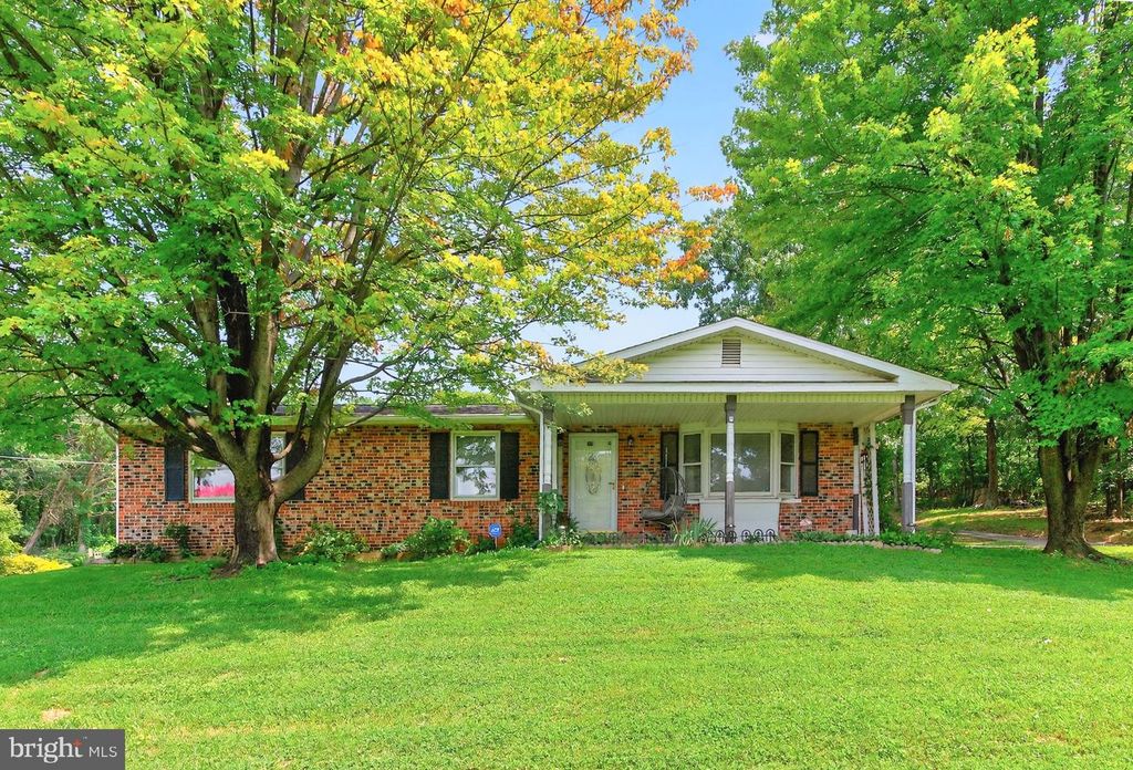 412 CHESTNUT HILL RD, Harpers Ferry, WV 25425
