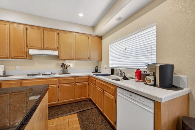 9089 Quail Terrace Way, Elk Grove, CA 95624