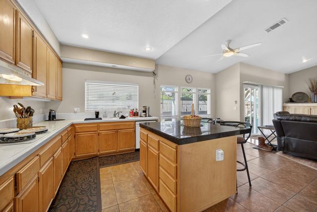 9089 Quail Terrace Way, Elk Grove, CA 95624