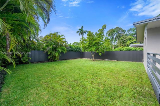 5746 SW 53rd Ter, South Miami, FL 33155