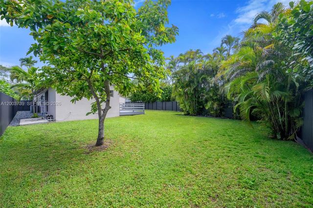 5746 SW 53rd Ter, South Miami, FL 33155