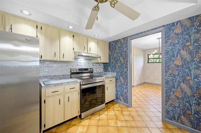 5746 SW 53rd Ter, South Miami, FL 33155