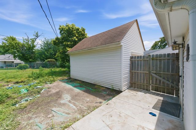 644 S Green St, Wichita, KS 67211