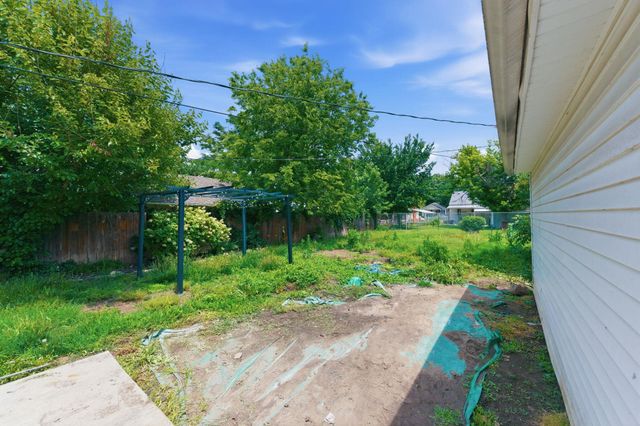 644 S Green St, Wichita, KS 67211