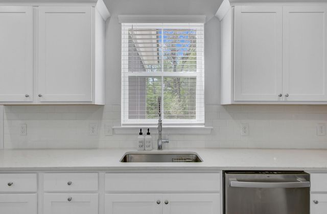 86 Red Bluff Street, Summerville, SC 29483