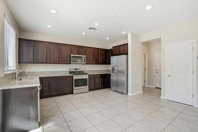 221 Caputo Circle, Oakley, CA 94561