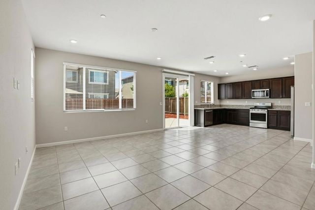 221 Caputo Circle, Oakley, CA 94561