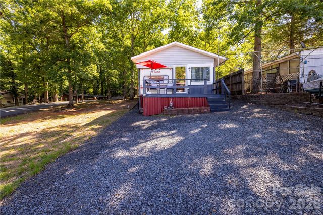 110 & 112 Laurel Ridge Ridge, Mount Gilead, NC 27306