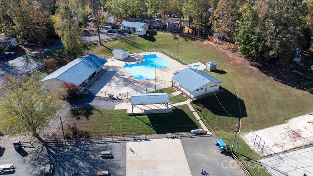 110 & 112 Laurel Ridge Ridge, Mount Gilead, NC 27306