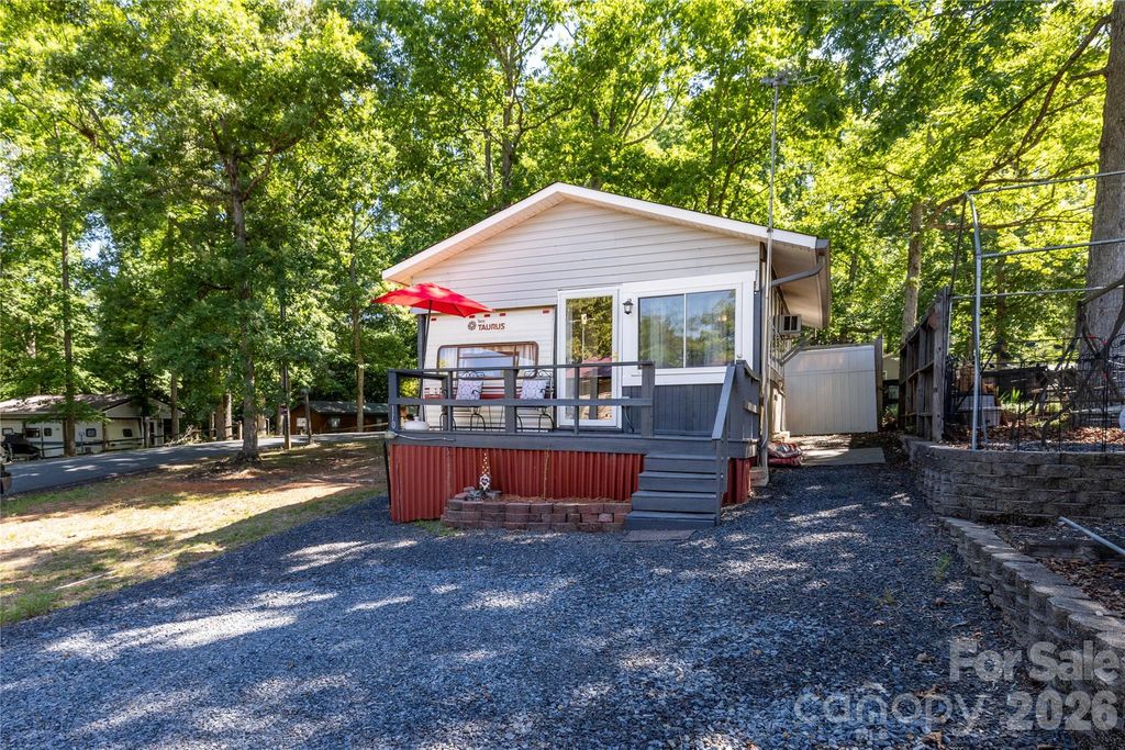 110 & 112 Laurel Ridge Ridge, Mount Gilead, NC 27306