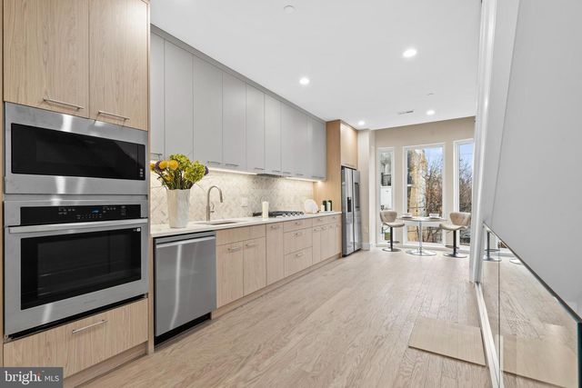 1031 S FAIRHILL ST, Philadelphia, PA 19147