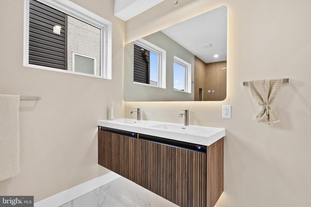 1031 S FAIRHILL ST, Philadelphia, PA 19147