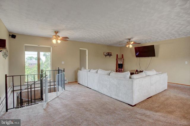3365 BUCHANAN TRL W, Greencastle, PA 17225