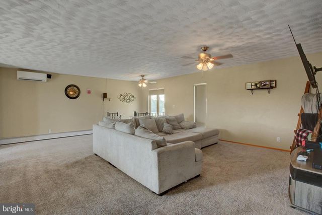 3365 BUCHANAN TRL W, Greencastle, PA 17225