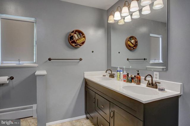 3365 BUCHANAN TRL W, Greencastle, PA 17225