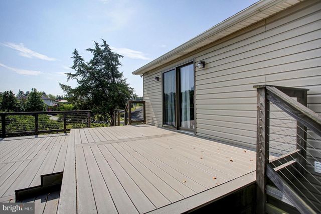 3365 BUCHANAN TRL W, Greencastle, PA 17225