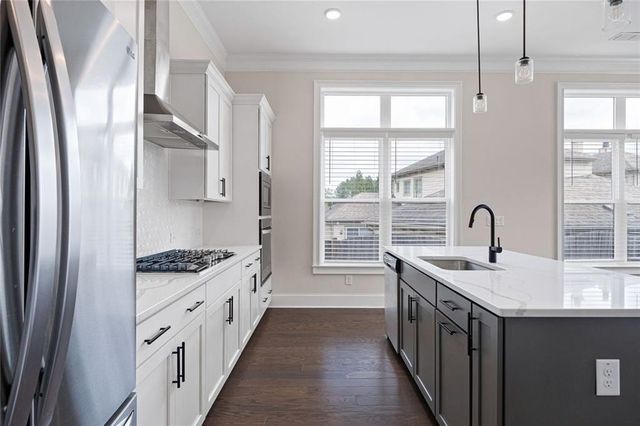 109 Village Green Avenue, Woodstock, GA 30189