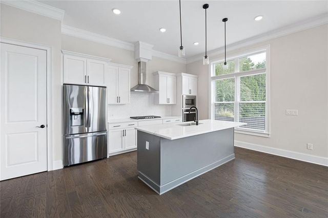 109 Village Green Avenue, Woodstock, GA 30189