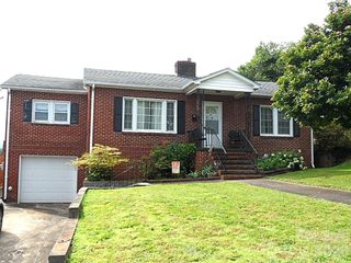107 W Concord Street, Morganton, NC 28655