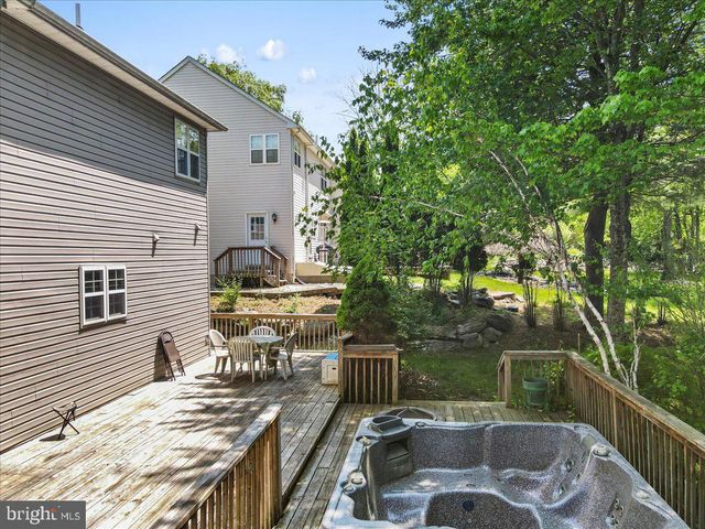 2358 SNAPDRAGON POINT, East Stroudsburg, PA 18301