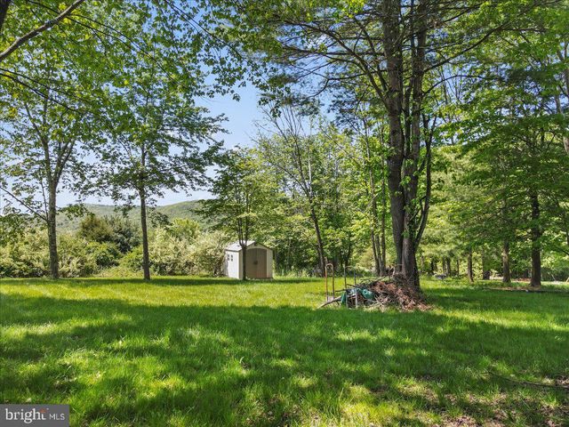2358 SNAPDRAGON POINT, East Stroudsburg, PA 18301