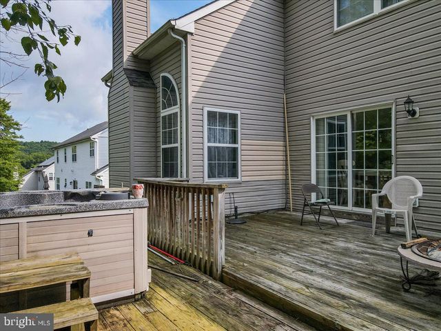 2358 SNAPDRAGON POINT, East Stroudsburg, PA 18301
