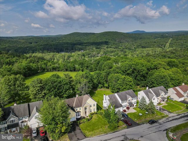 2358 SNAPDRAGON POINT, East Stroudsburg, PA 18301