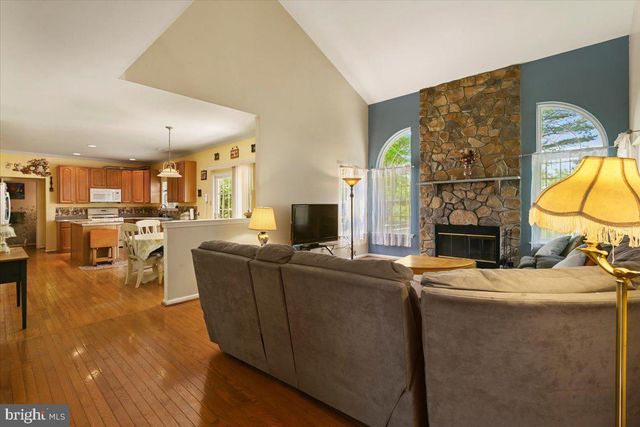 2358 SNAPDRAGON POINT, East Stroudsburg, PA 18301