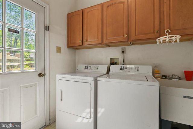 2358 SNAPDRAGON POINT, East Stroudsburg, PA 18301