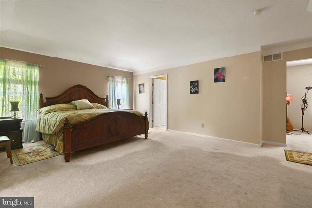 2358 SNAPDRAGON POINT, East Stroudsburg, PA 18301