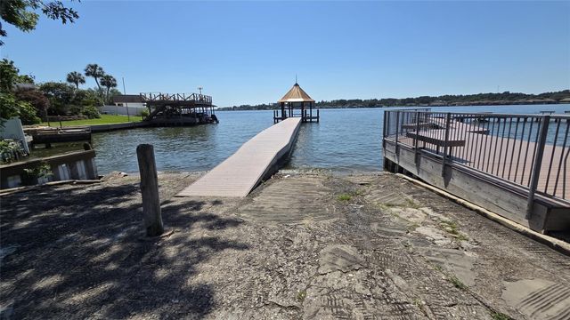 13198 Bunker Hill Drive, Willis, TX 77318