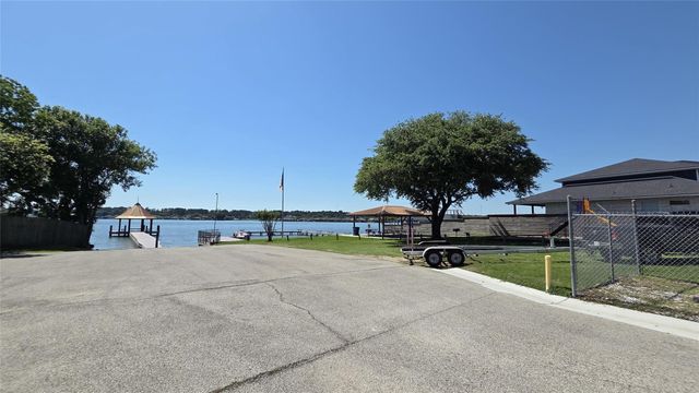 13198 Bunker Hill Drive, Willis, TX 77318