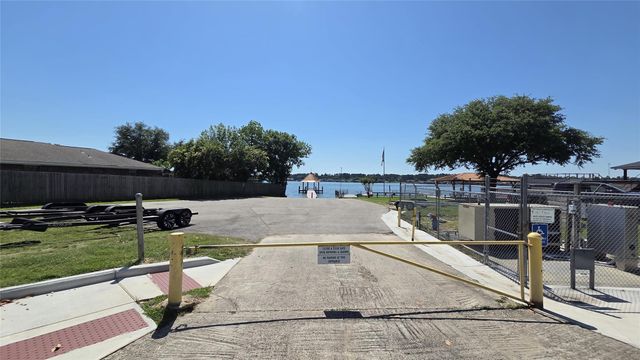 13198 Bunker Hill Drive, Willis, TX 77318