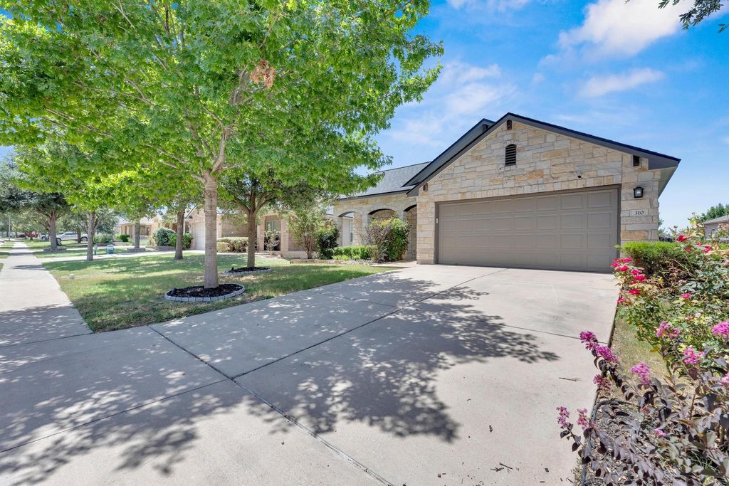 310 Baldwin ST, Hutto, TX 78634