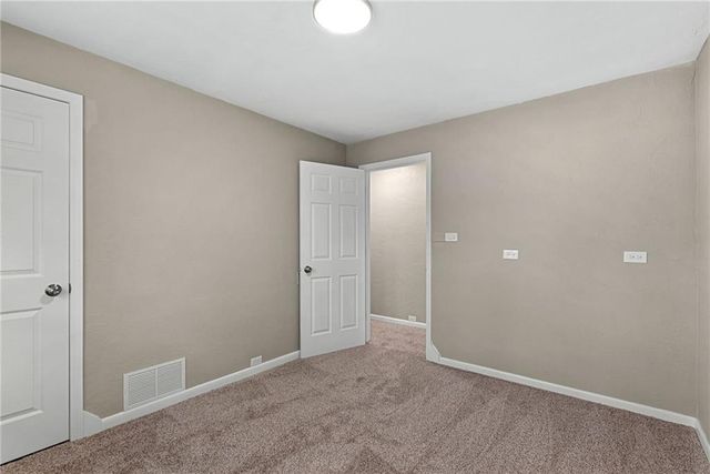 4209 Arlington Avenue, Kansas City, MO 64133