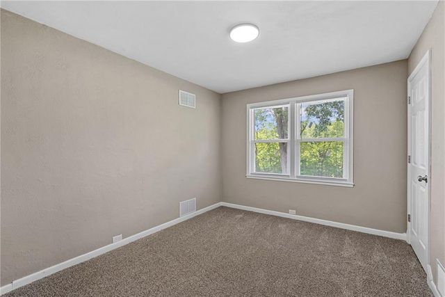 4209 Arlington Avenue, Kansas City, MO 64133