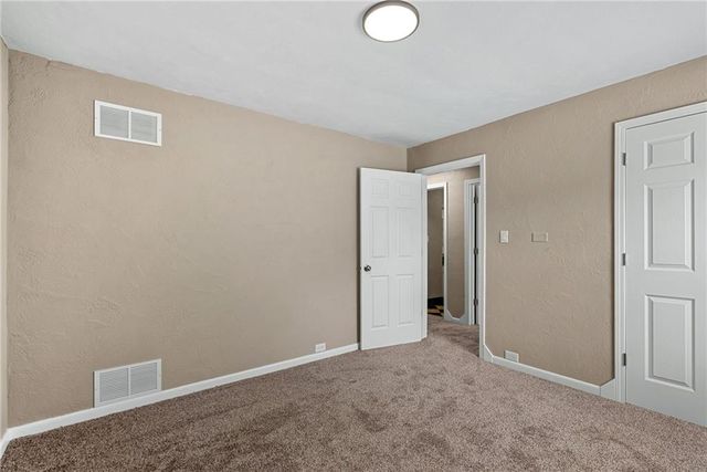 4209 Arlington Avenue, Kansas City, MO 64133