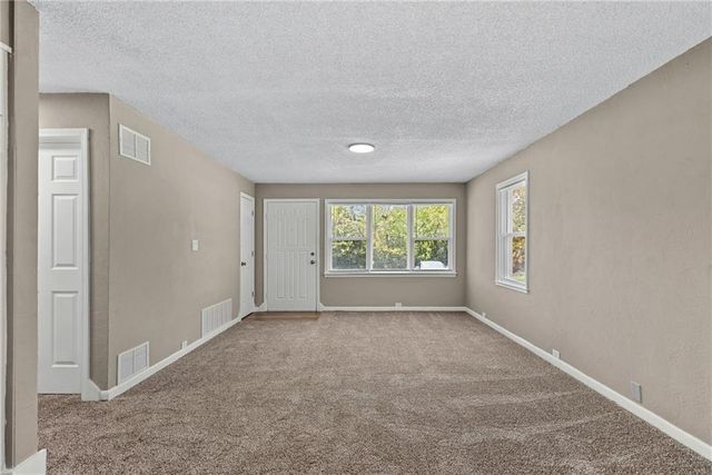 4209 Arlington Avenue, Kansas City, MO 64133